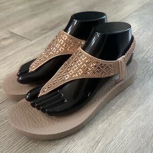 Skechers Women's Meditation Sweet Rock Rose Gold Rhinestone Sandals Sz 8